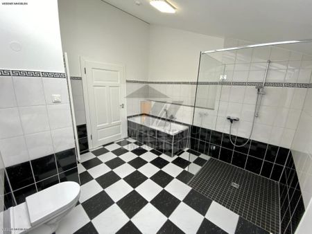 Wohnen in Gera schönster Villa! Exklusive 2 Raum Wohnung mit Fußbodenheizung und Aufzug / DG links - Photo 4