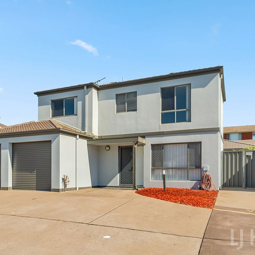 Modern 3 Bedroom Ensuite Townhouse - Photo 1