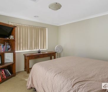 MODERN AND STYLISH - Photo 3