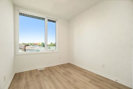 For Lease - 251 Castor Street Unit# 8, Russell, Ontario - Photo 2