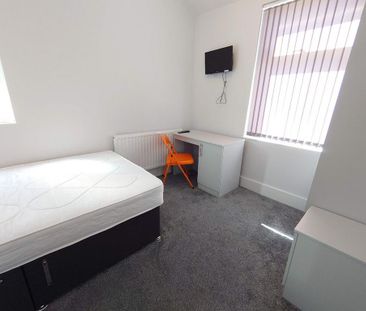 4 bedroom terraced house to rent - Photo 4