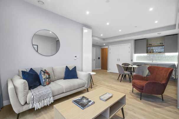 Skylark Point, E20 1JT, London - Photo 1