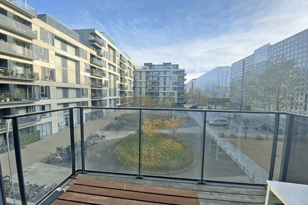 Spacious 2-bedroom with 2 balconies overlooking the golf course - Photo 2