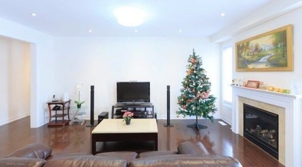 For Lease - 129 shadow falls Drive, Richmond Hill, Ontario - Photo 1