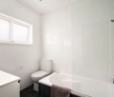 Style and Tranquility with Period Charm - Photo 2