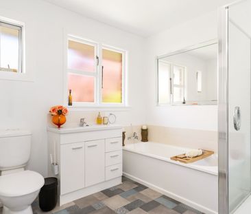 Spacious two-bedroom unit in St Albans - Photo 6