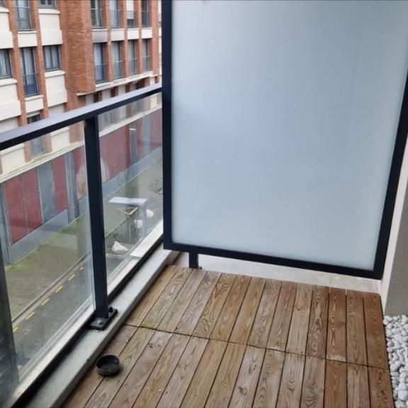 LILLE - DANS UNE RESIDENCE RECENTE - APPARTEMENT DE TYPE 2 AVEC BALCON ET PARKING SOUS SOL - - Photo 1