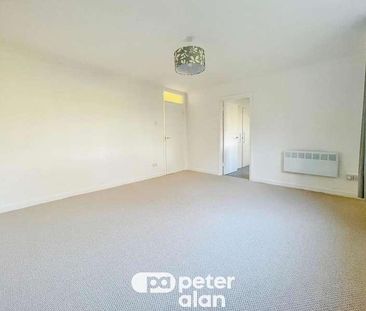 Woodside Court, Llanishen, Cardiff, CF14 - Photo 2