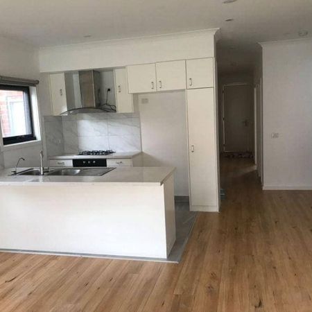 Nearly New 4-Bedrooms Townhouse in Clayton - Photo 3