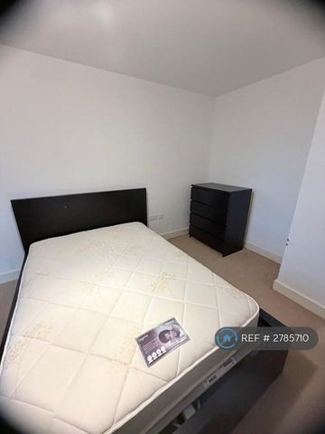 1 bedroom flat to rent - Photo 4