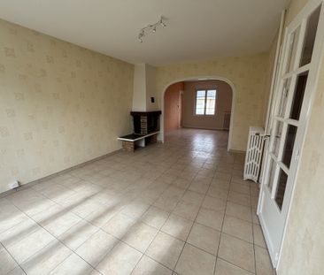 Location Maison 3 pièces 70m² SABLE SUR SARTHE 72300 - Photo 1