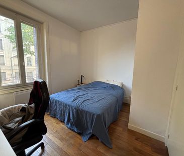Location Appartement 2 pièces 44m² LYON 8ème - Photo 2