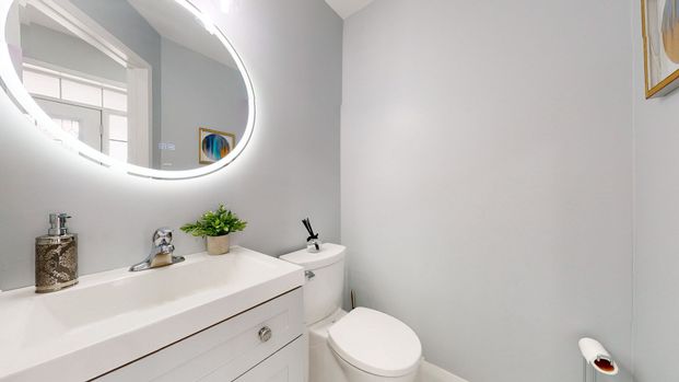 For Lease - 305 Clay stones Street, Newmarket, Ontario - Photo 1