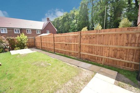 3 bedroom terraced house to rent - Photo 3