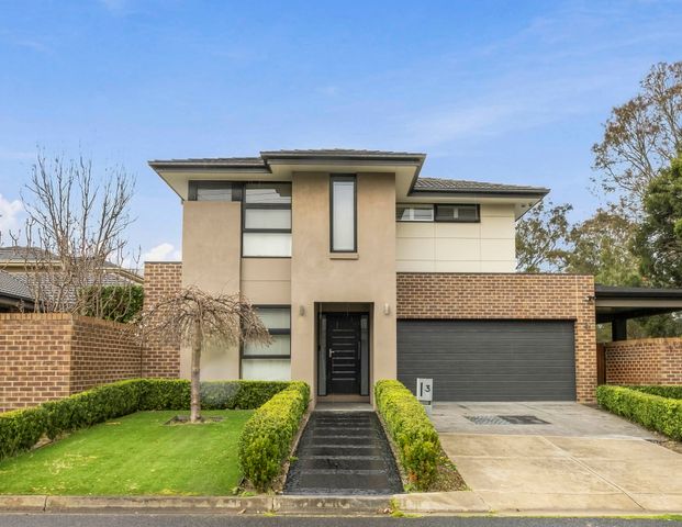 Stylish Family Living in a Sought-After Templestowe Setting - Photo 1