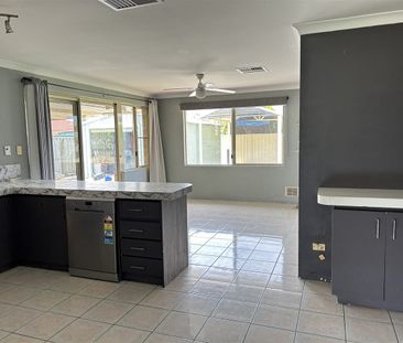 Comfortable 3-Bedroom Home in Convenient Greenfields Location - Photo 5