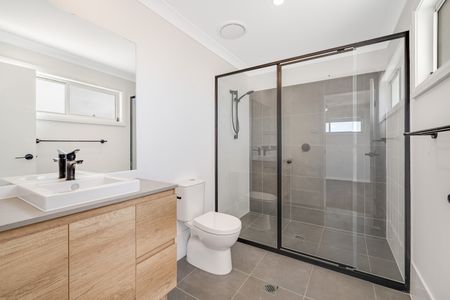 22 Kaibug Close, Fletcher NSW 2287 - Townhouse For Rent | Domain - Photo 5