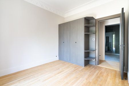 Location Appartement 5 pièces 160m² ANNECY 74000 - Photo 5