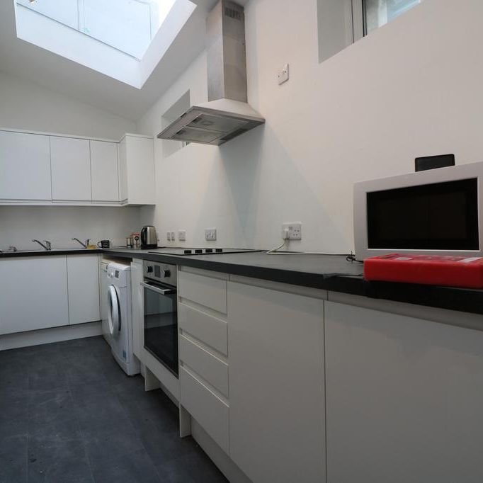 House share to rent - Photo 1