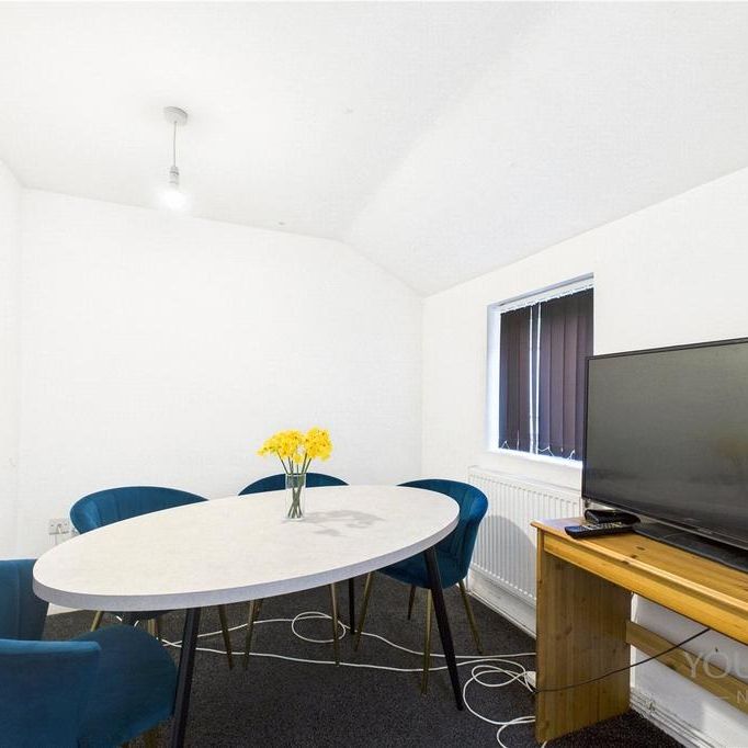 1 bedroom in a house share to rent - Photo 1
