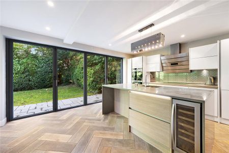 3 bedroom detached house to rent - Photo 2