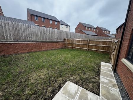 3 bedroom semi-detached house to rent - Photo 2