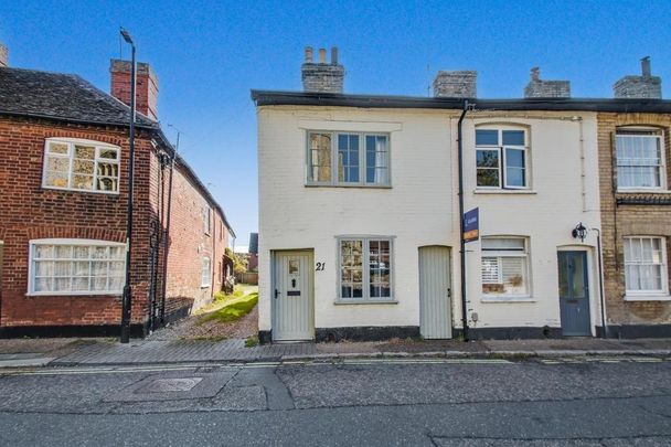 2 bedroom terraced house to rent - Photo 1