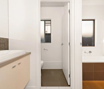 Light-Filled Contemporary Home with Effortless Comfort - Photo 4