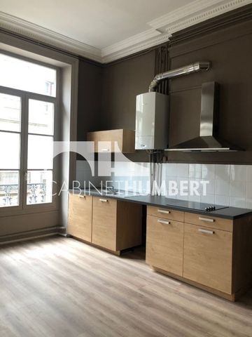 Location Appartement 4 pièces 99m² ST ETIENNE 42000 - Photo 5