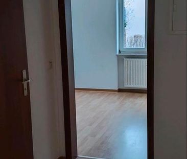 ruhige, helle 3-Zimmer Wohnung mit Einbauküche, Balkon und Garage - Photo 6