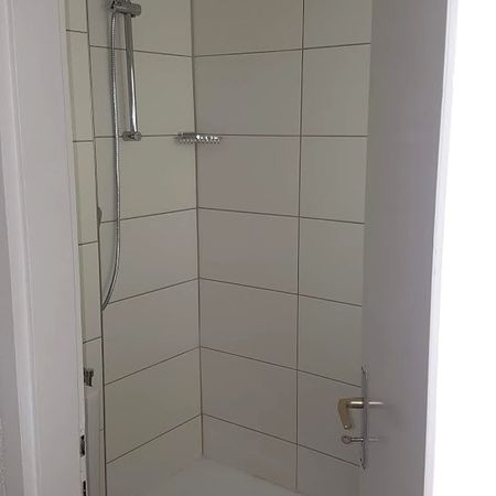 Joli studio au 2ème étage situé au coeur de Boudry - Photo 4