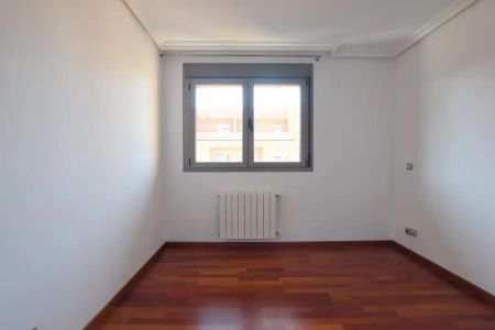 Piso de alquiler en San Juan de Ortega, 80, Las Tablas - Photo 2