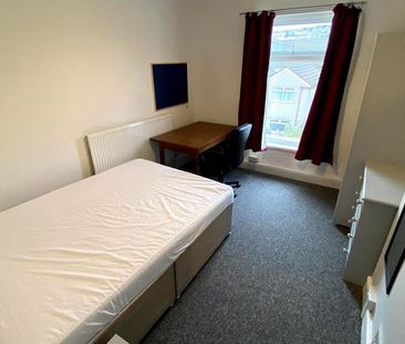 4 bedroom terraced house to rent - Photo 5