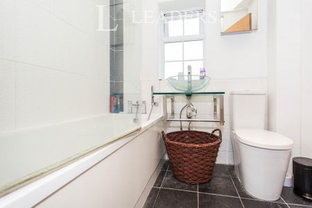 3 bedroom terraced house to rent - Photo 4