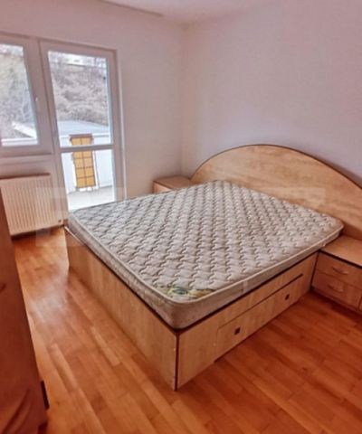 Apartament 3 camere, zona sesului - Fotografie 3