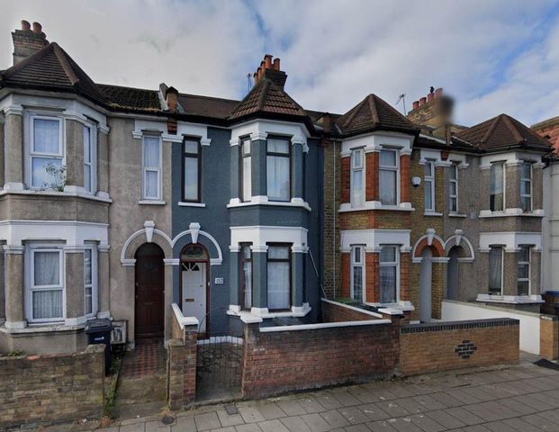 4 bedroom house to rent - Photo 1