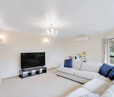 3 Bedroom in Cambridge - Photo 2