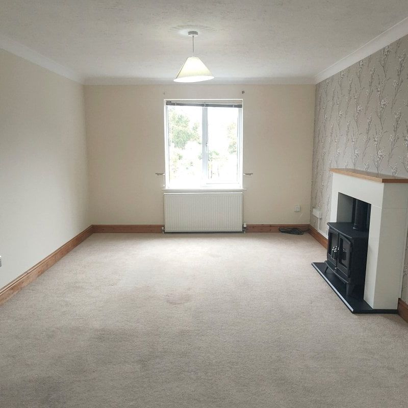 Chichester Close - Photo 1