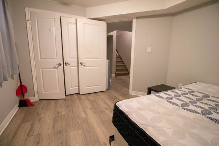 **ALL INCLUSIVE** STUDENT ROOMS IN ST. CATHARINES - Photo 3