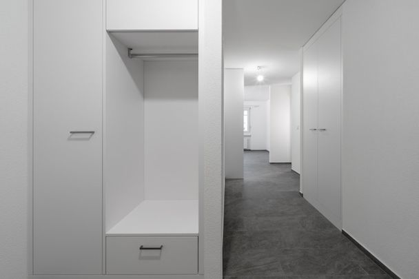 Rent a 4 ½ rooms apartment in Niederhasli - Photo 1