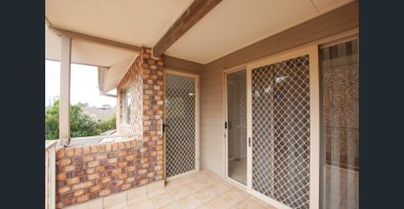 BRIGHT AND MODERN TOWNHOUSE - Photo 3