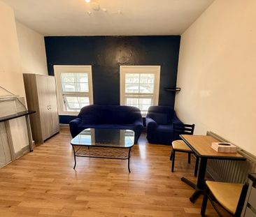 3 bedroom flat to rent - Photo 1