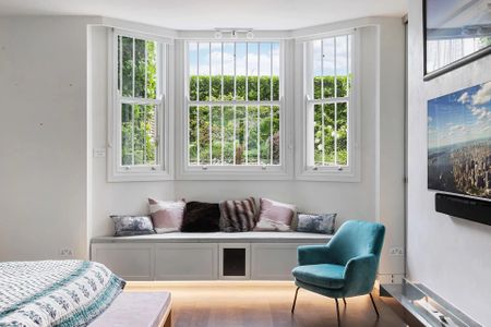 A modern ground floor period apartment with a private 80ft garden. - Photo 3