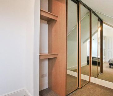 2 bedroom penthouse to rent - Photo 5