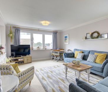 2 bedroom flat to rent - Photo 2