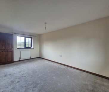 4 bedroom semi-detached house to rent - Photo 2