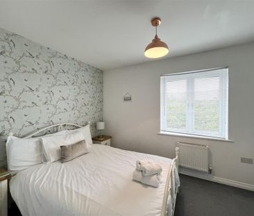 2 bedroom end of terrace house to rent - Photo 6