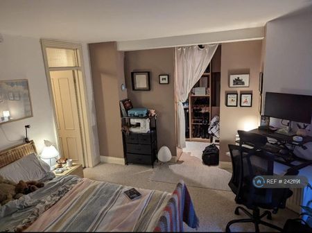 1 bedroom flat to rent - Photo 2