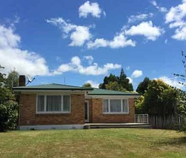 Three Bedroom Home in Hillcrest - Photo 5