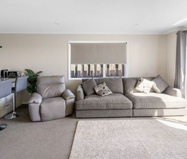 Near new 3 bedroom home in quiet Te Kauwhata street! - Photo 2